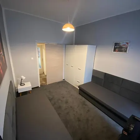 In 4 Apartment *