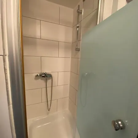 In 4 Apartment *